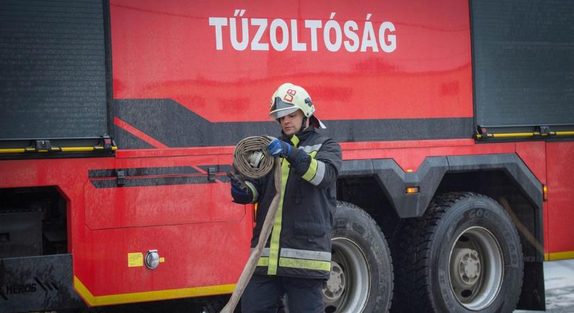 Ne parkoljunk a tűzoltási felvonulási területre!