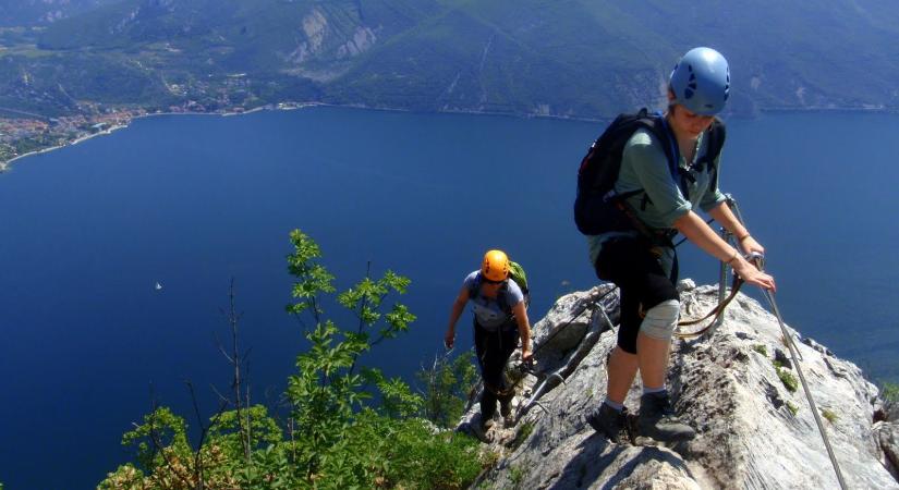 Ég és víz között egyensúlyozva: a Garda-tó legszebb ferrátái