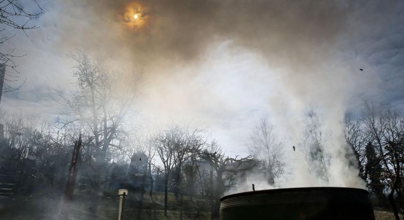 Öt futballpályányi terület égett le két hét alatt három szabadtéri tűz miatt