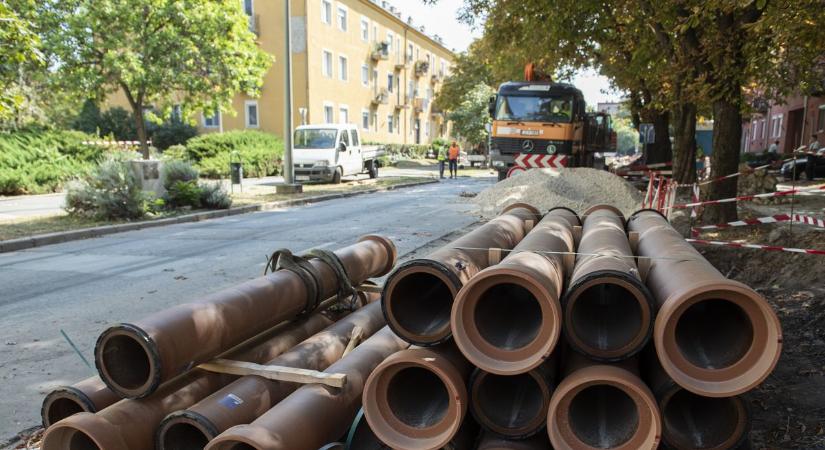 Víziközmű-munkálatok indulnak Pécsen, a Kiss Ernő utcában