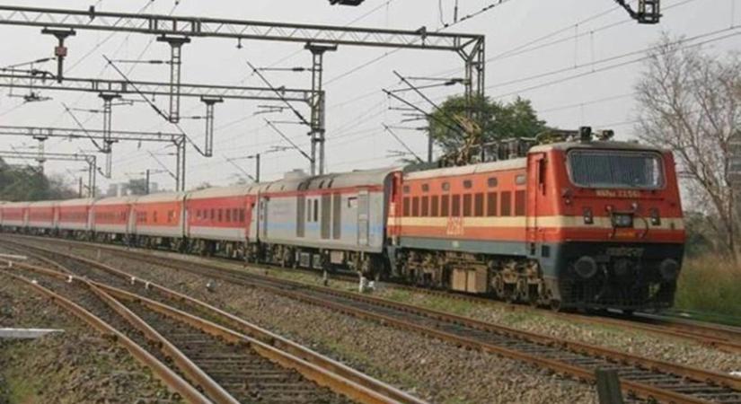 Teljes hálózatát villamosította az indiai Central Railway