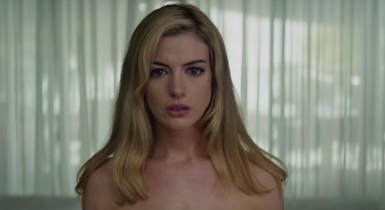 Anne Hathaway állítólag hamarosan egy 80-as években játszódó dinós filmben fog szerepelni