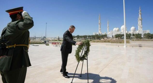 Az államfő meglátogatta a mártírok emlékművét és a nagymecsetet Abu-Dzabiban