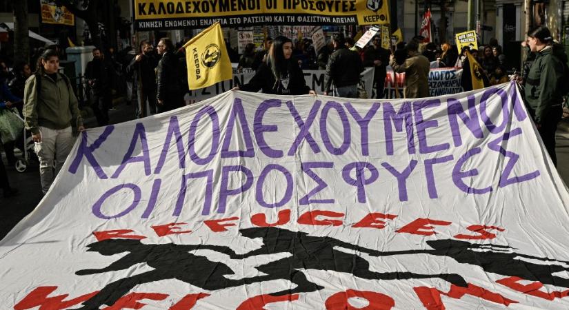 Menekültek tüntettek Athénban az embertelen bánásmód ellen