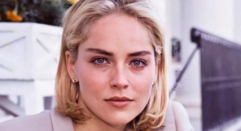 Le a kalappal! Sharon Stone 65 évesen is bomba formában van