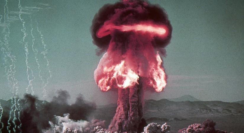 Az aknafedél, ami a legenda szerint kijutott az űrbe egy nukleáris robbanás során