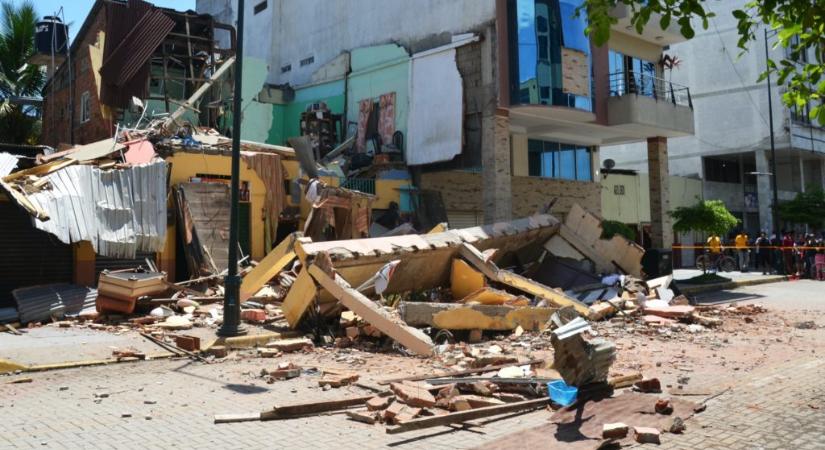 6,8-as erősségű földrengés rázta meg Ecuadort, legalább 16-an meghaltak