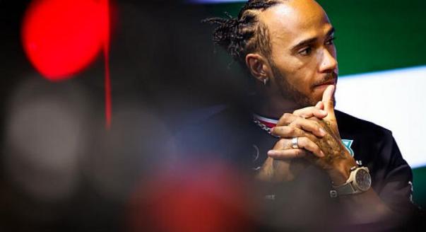 Hamilton: Nem tudok eggyé válni az autóval