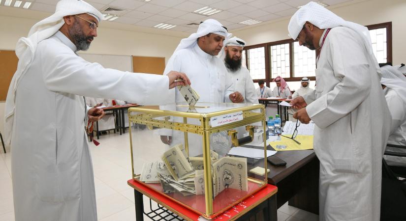 A kuvaiti alkotmánybíróság érvénytelenítette a tavalyi parlamenti választásokat