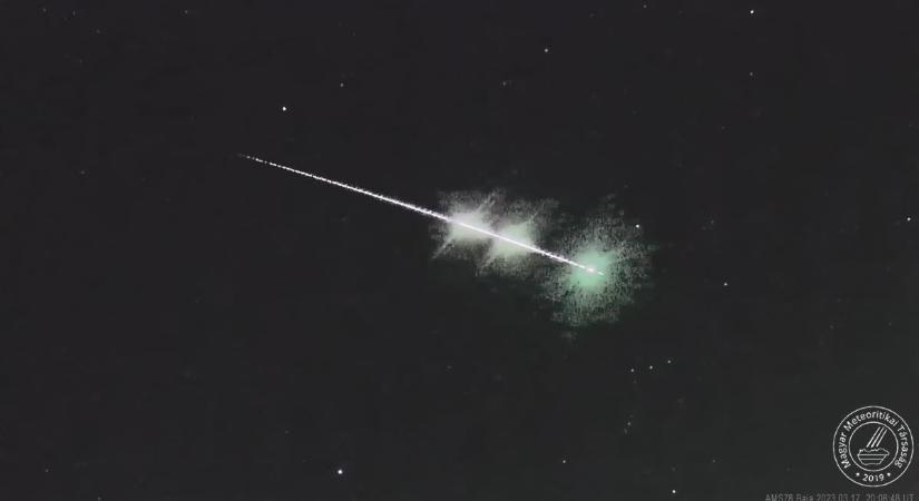 Lefotózták, ahogy háromszor is robbant a Magyarország felett elhaladó meteor