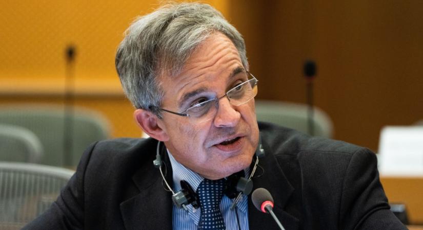 A francia EP-képviselő szerint a vadászgépek átadásával Lengyelország háborúba rángatja az EU-t