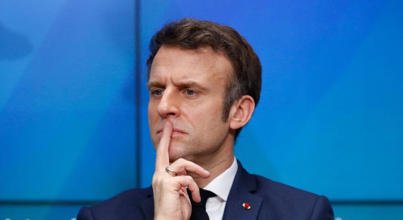 Két oldalról támadják Macront: már hétfőn megbukhat a francia kormány