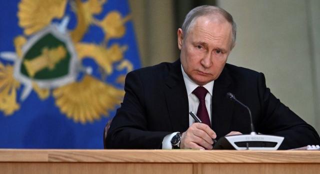 Putyin: Oroszországnak van hiperszonikus fegyvere, de nem veti be