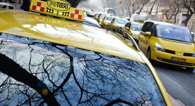 Pisztolyt fogtak egy budapesti taxisofőrre: egyre több az ellenük irányuló támadás