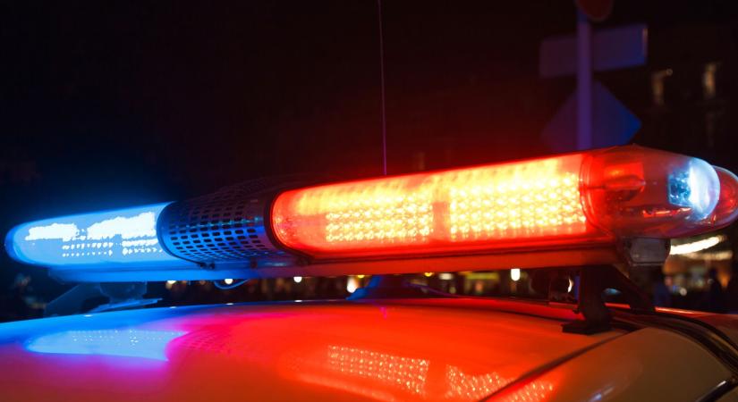 Lelőtt férfi holttestére bukkantak egy autóban Dunacsún mellett