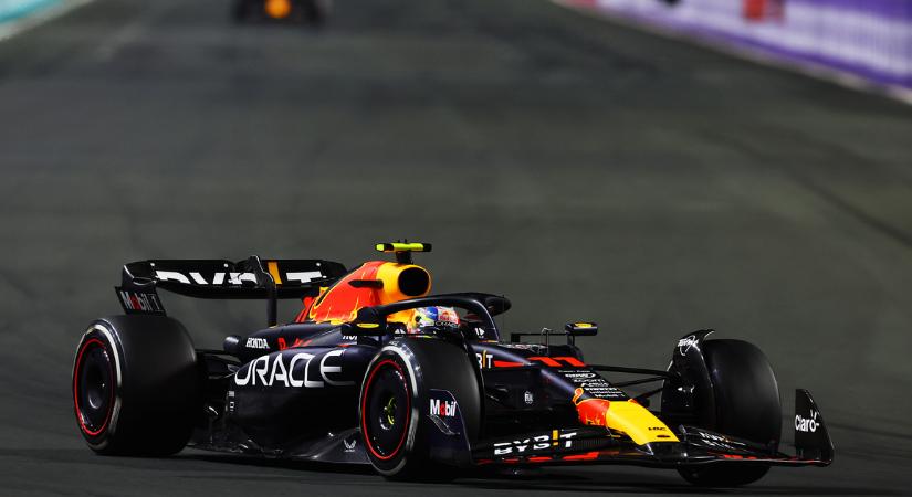 Óriási volt a Red Bullok előnye, Sergio Pérez nyerte a Szaúdi Nagydíjat