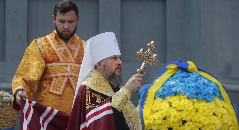 Nem zárják be a kolostort a kijevi Lavrában, de ukránul fognak imádkozni