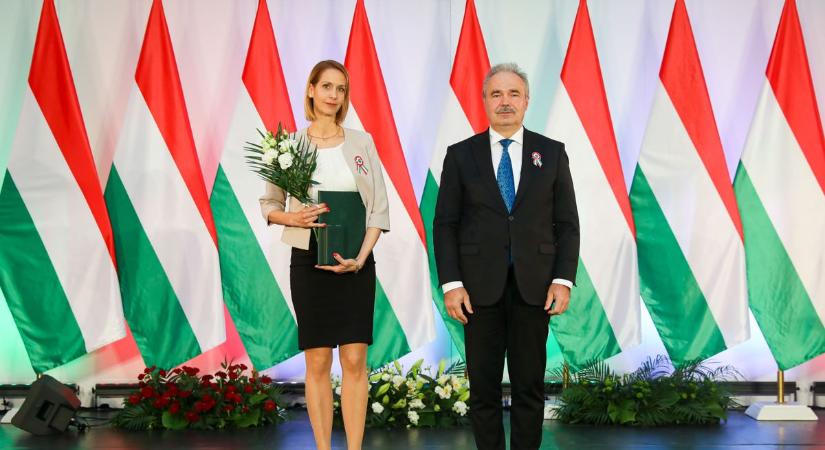Magyar Ezüst Érdemkereszttel tüntették ki dr. Szabóné dr. Benyeda Zsófia mohácsi állatorvost