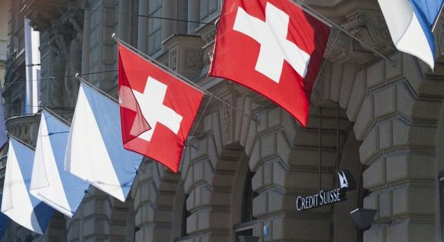 A rivális svájci UBS veszi át a pénzügyi nehézségekkel küzdő Credit Suisse-t
