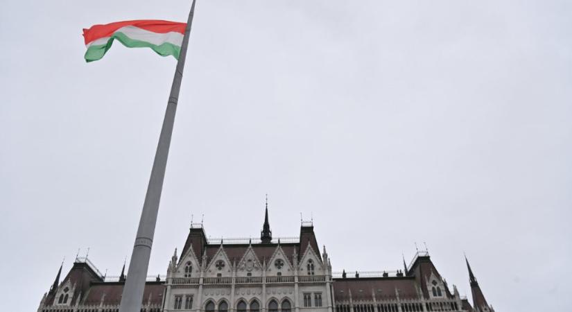 Mit jelentenek a magyar zászló színei?