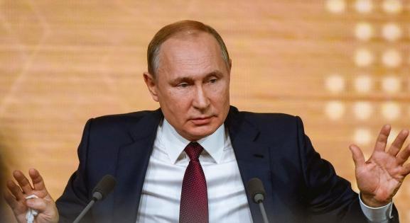 Elfogatóparancsot adtak ki Putyin ellen