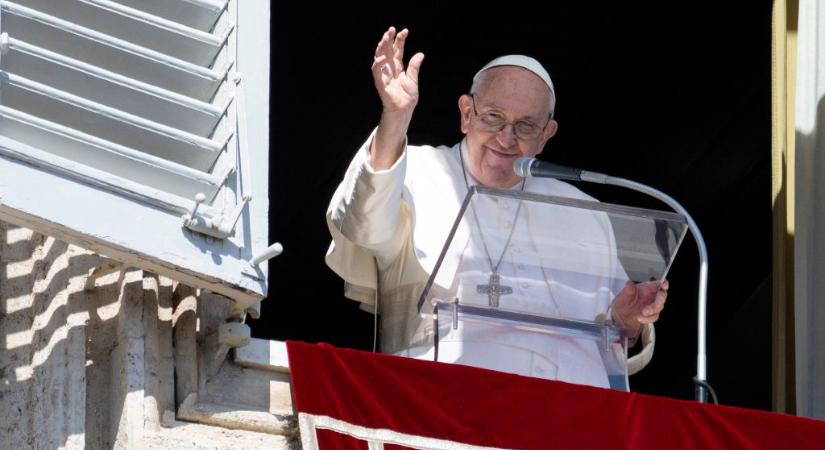 A P. Mobil helyett Ferenc pápa áll majd az Aréna színpadára