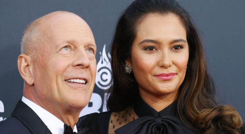 Bruce Willis felesége zokogva köszöntötte a beteg férjét a születésnapján