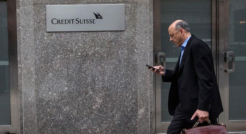 Lázonganak a Credit Suisse kötvényesei – a részvényeseket megmentették, ők hoppon maradnak