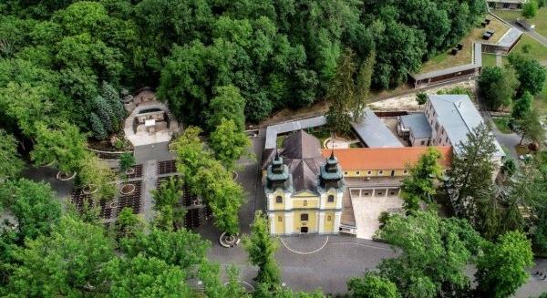 Mátraverebély-Szentkútra költözik a Zarándok Akadémia