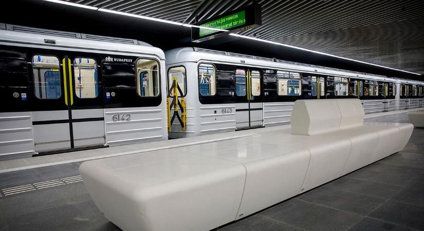 Átadták a felújított Arany János utcai metróállomást