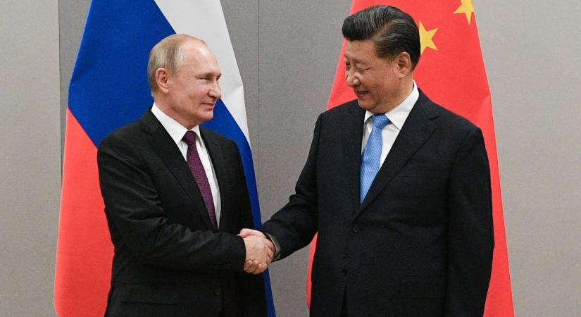 A „sárkány” leszállt – megérkezett Moszkvába a kínai elnök