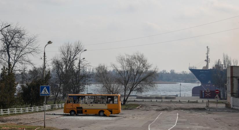 Hajléktalannak adta ki magát, úgy semmisített meg orosz páncélosokat a folyó túlpartján