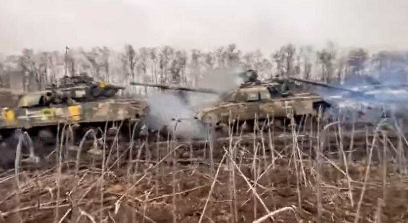 Videón, ahogy a sártengerrel küzdenek az ukrán tankok