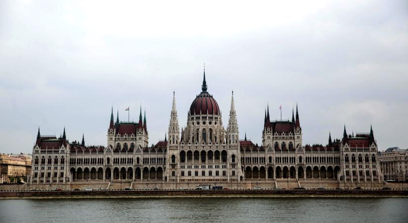 Szuper eredmény: a magyar Parlament a legkedveltebb turisztikai látványosság