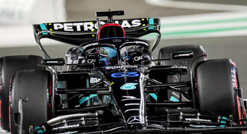 Hamilton csapattársa szerint az FIA őrült módon osztogatja a büntetéseket a versenyeken