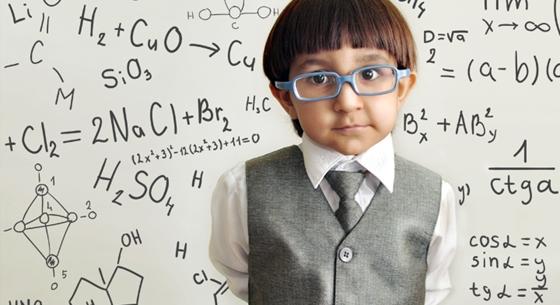 Albert Einstein és Stephen Hawking IQ-ját is meghaladja egy 12 éves brit lány intelligenciája
