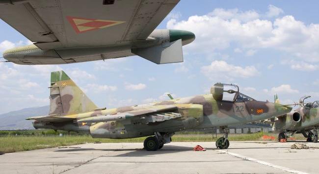Macedónia négy Szu-25-ös vadászgépet adott át Ukrajnának, de Mi-24 helikopterek szállítása sem kizárt