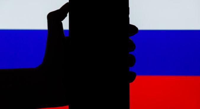 A Kreml felszólította az alkalmazottait, hogy vagy dobják ki az iPhone-jukat, vagy adják oda a gyerekeknek