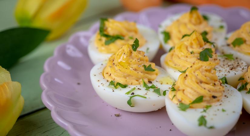 Így készül a legfinomabb töltött tojás húsvétra