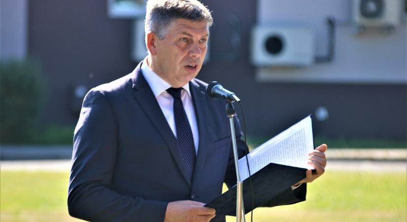 Csenger Tibort hivatalosan is kinevezték Nyitra megye alelnökévé