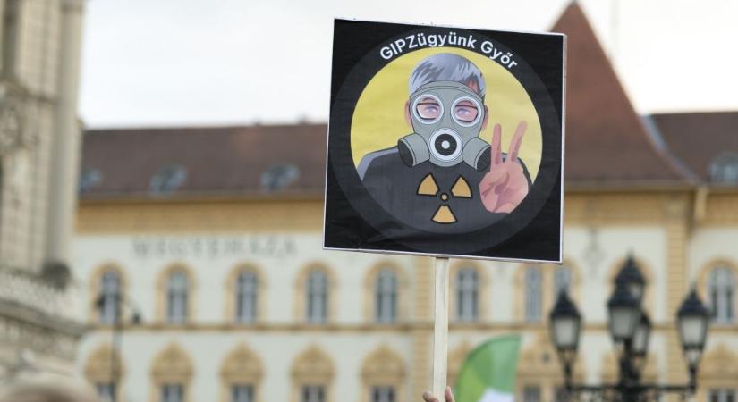 Így tüntettek Győrben az akkumulátorgyárak ellen