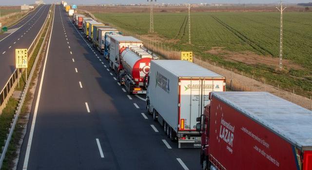 Kiderült, hány női kamionsofőr érkezik Indiából Magyarországra