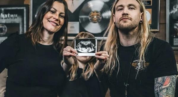 Második közös gyermekét várja a Nightwish énekesnője és a Sabaton dobosa