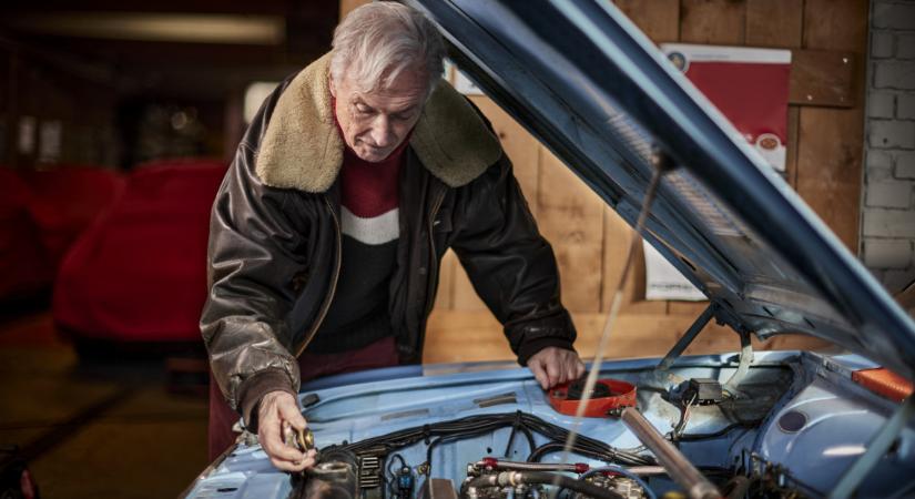Érik a változás az autópiacon: ilyen öreg kocsikkal furikázik a legtöbb magyar