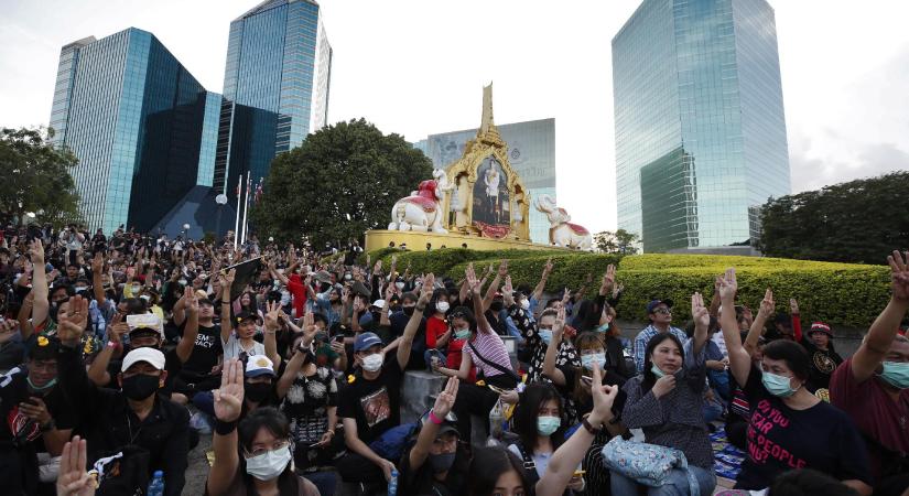 Thaiföldön május 14-én tartják a parlamenti választást