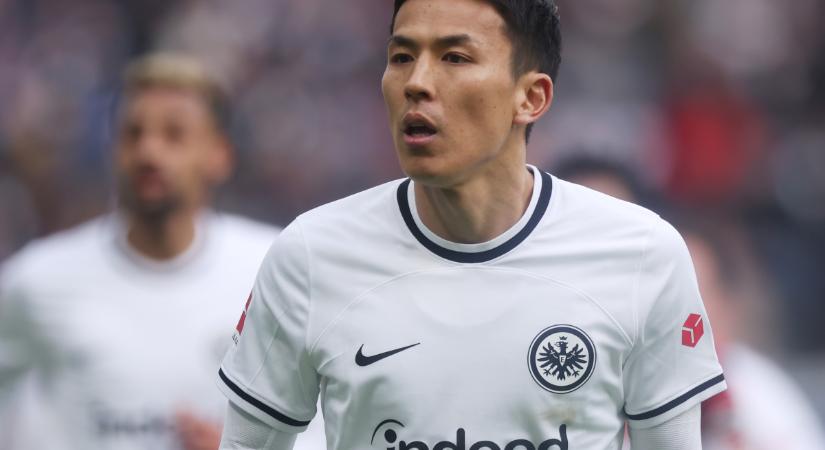 Frankfurt: hosszabbított 39 éves védőjével a klub