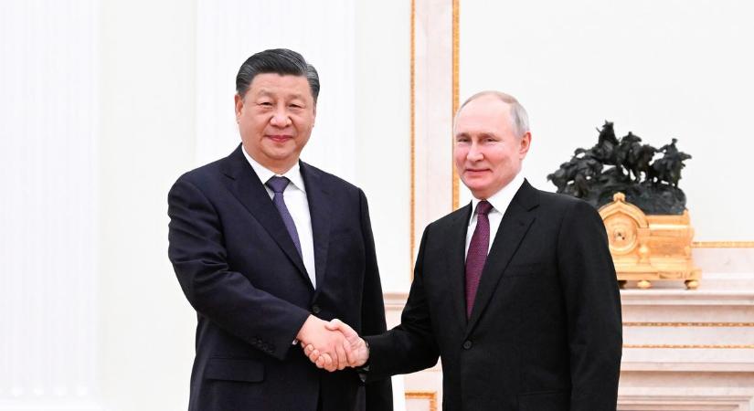 Megkezdődött Vlagyimir Putyin és Hszi Csin-ping csúcstalálkozója a Kremlben