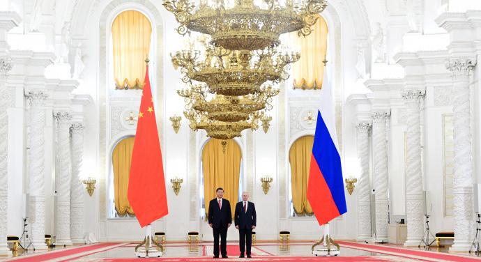 Elkezdődött a hivatalos orosz-kínai csúcs a Kremlben