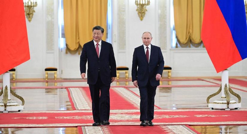 Egymás tenyerébe csapott Putyin és Hszi, nagy bejelentéseket tett a két vezető