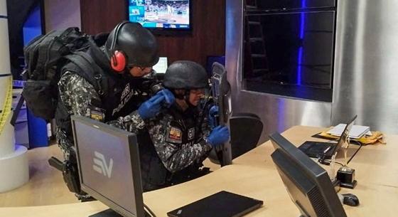 USB-nek álcázott bombákat kapott több szerkesztőség is Ecuadorban